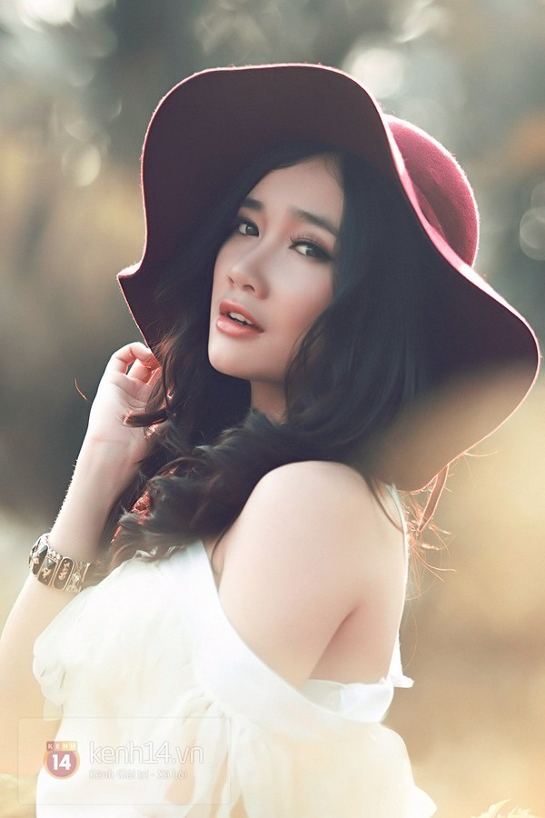 女主很骚放荡的h文